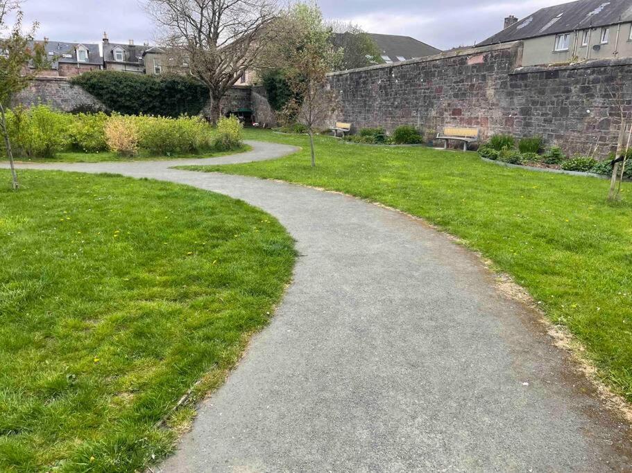 Cosy James Street Park 2 Bedroom, Ground Floor Apartment, Garden Helensburgh Eksteriør billede